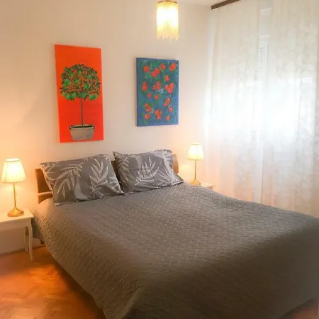 Sunlight Apartment *