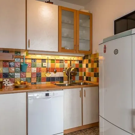 Sunlight Apartment *